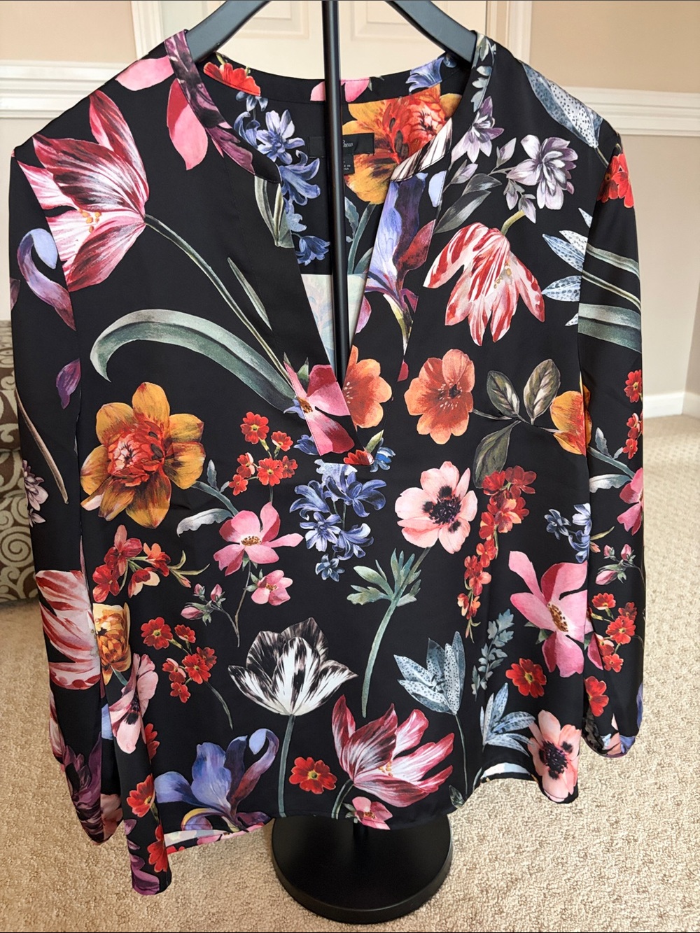 Women's Black Floral V-Neck Blouse